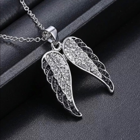 ♨️SALE Austrian Crystal Wing Pendant Necklace - Picture 3 of 5